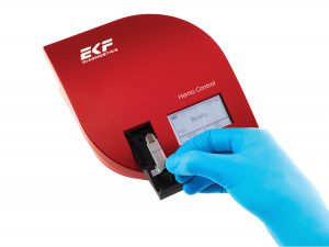 Hemo-Control-Ku-vette-einsetzen-300x225